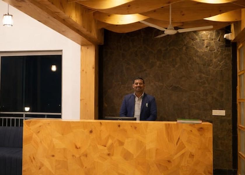 Uttarakhand Bhimtal Deluxe Room - private balcony