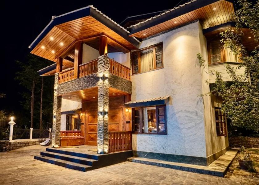 Himachal Pradesh Manali Hotel Exterior