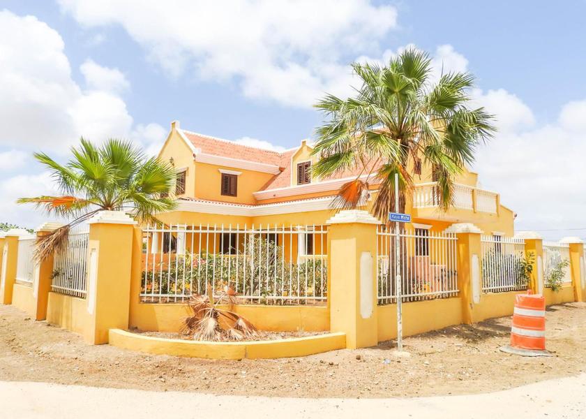 Bonaire Kralendijk Exterior view