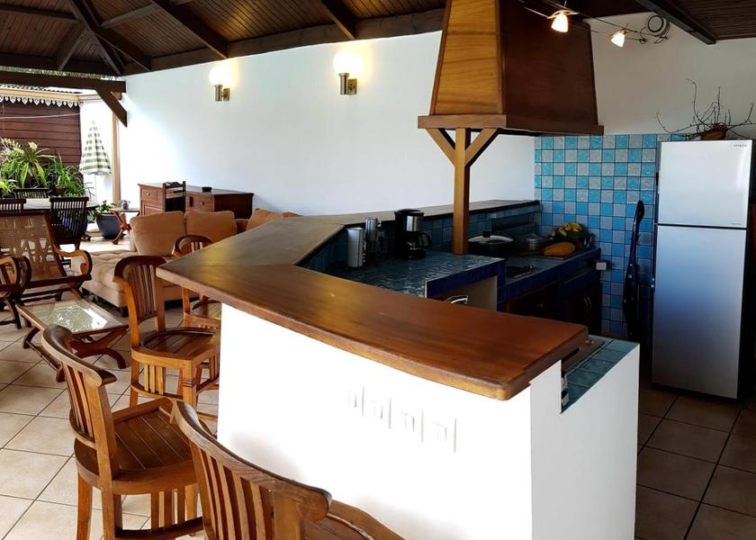 Arrondissement of Saint-Pierre Saint-Joseph Food & Dining