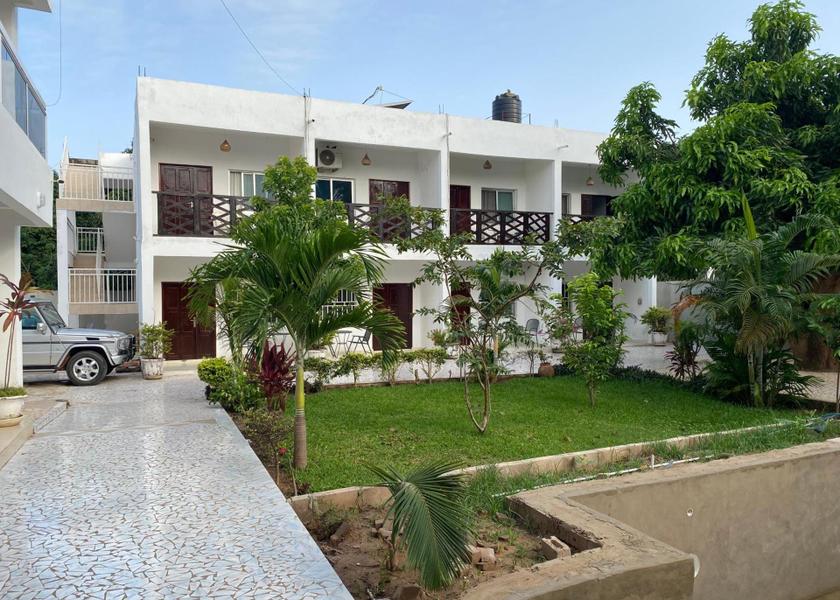  Serrekunda Hotel Exterior