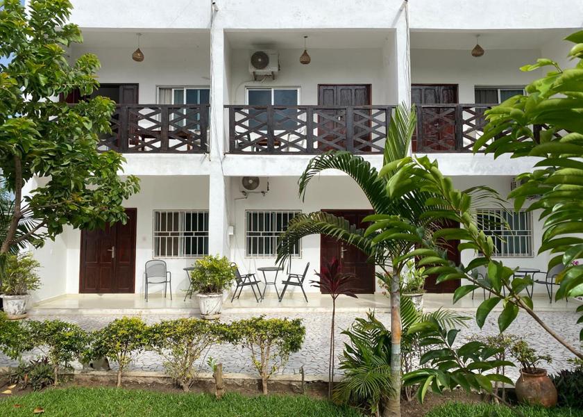  Serrekunda Hotel Exterior