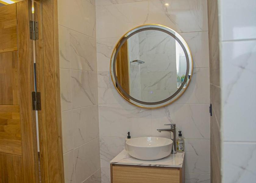  Cotonou Bathroom