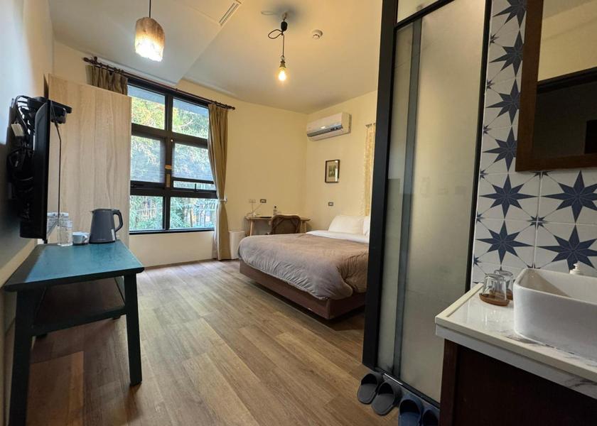Nantou County Lugu Deluxe Double Room with Shower