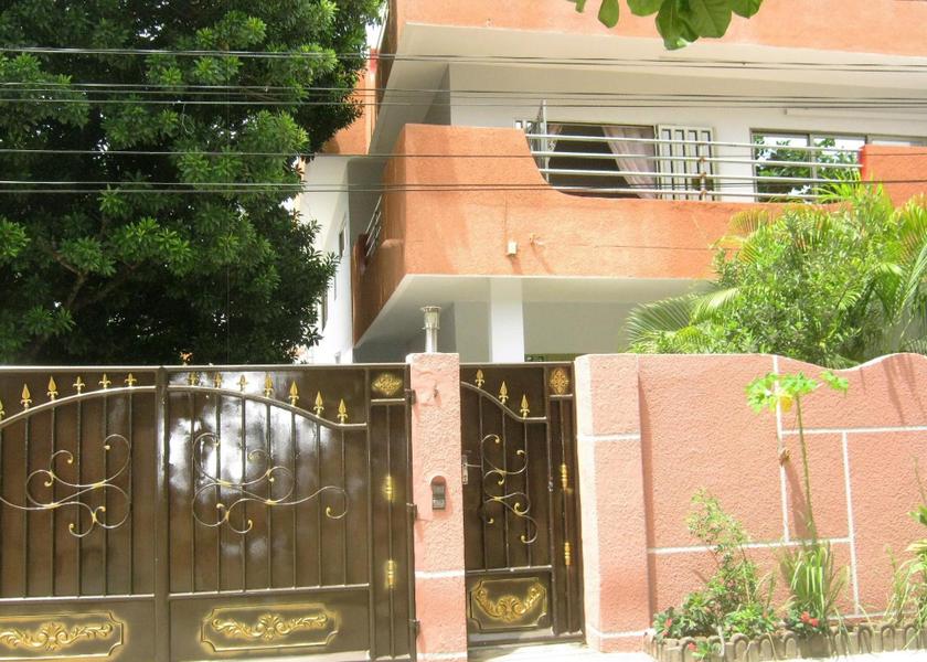  Cotonou Exterior view