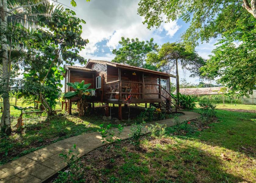 Cayo Belmopan Exterior view
