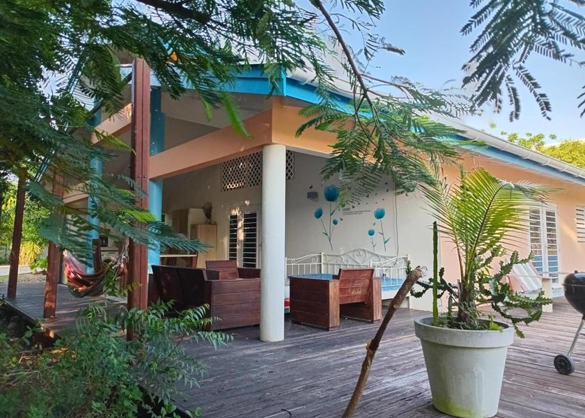  Soto Exterior view