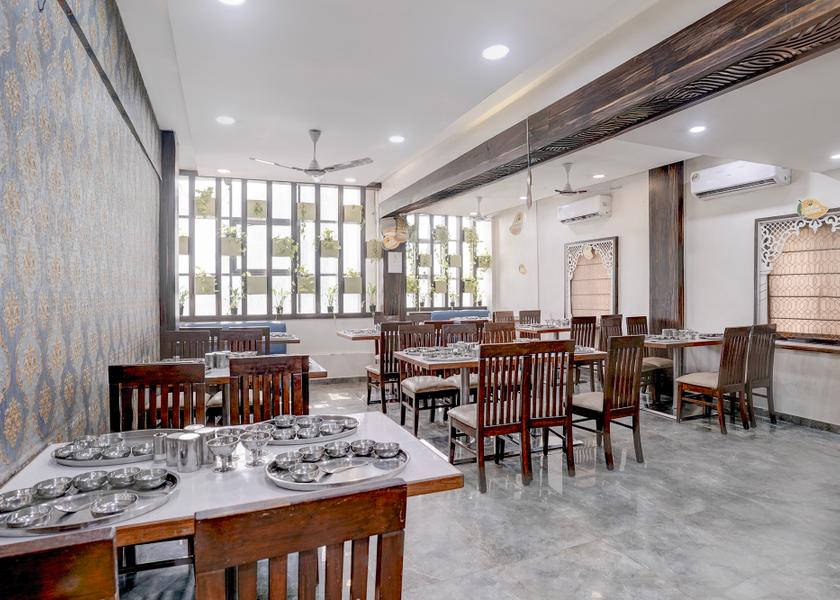 Maharashtra Ahmednagar Food & Dining