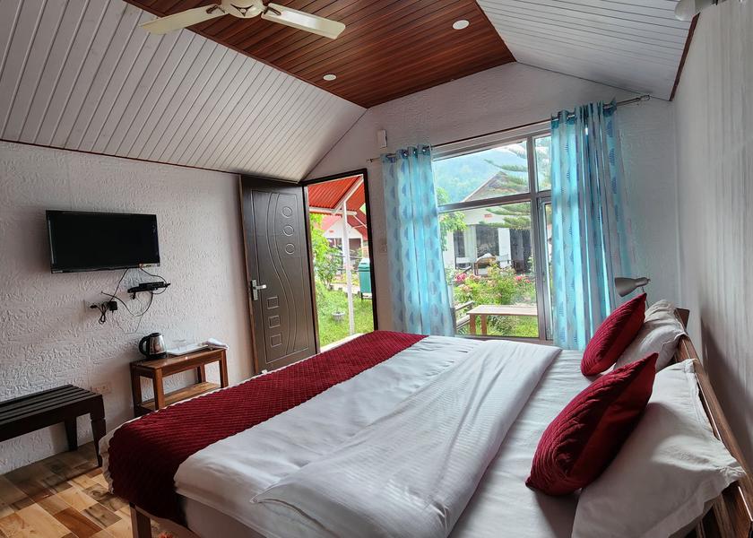 Uttarakhand Guptkashi Deluxe Room with Mountain View 