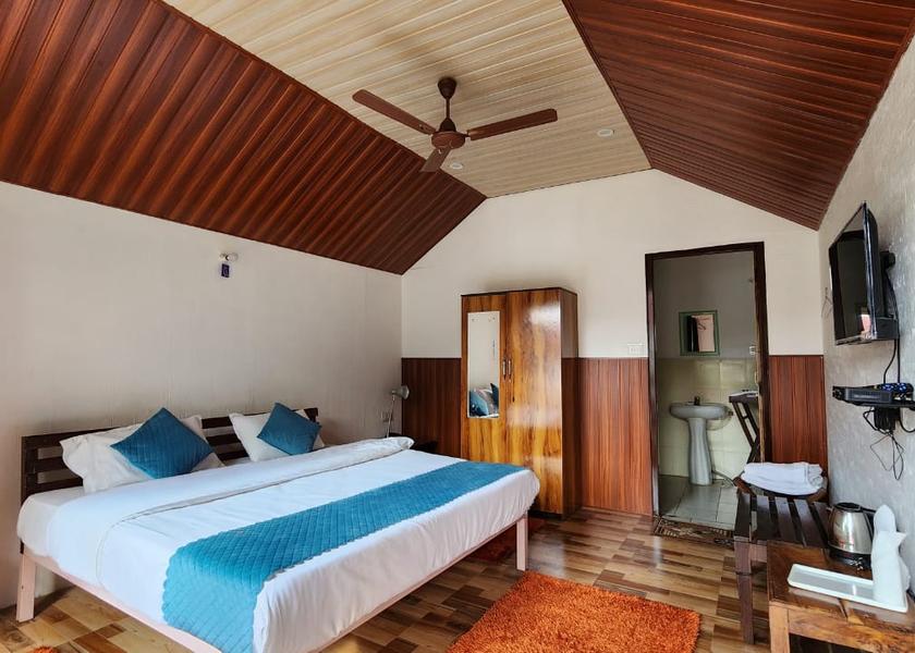 Uttarakhand Guptkashi Deluxe Room with Mountain View 