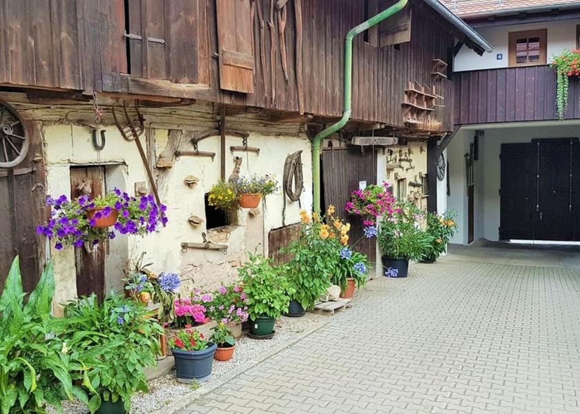 Bavaria Neualbenreuth Exterior view