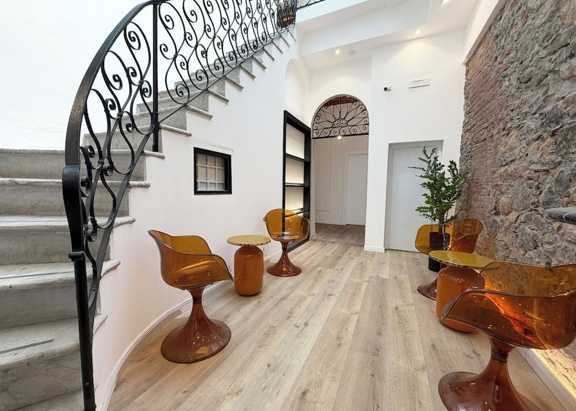 Liguria Sarzana Reception