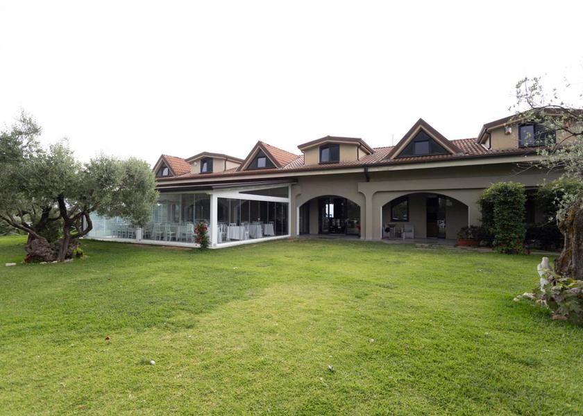 Campania Campagna Exterior view