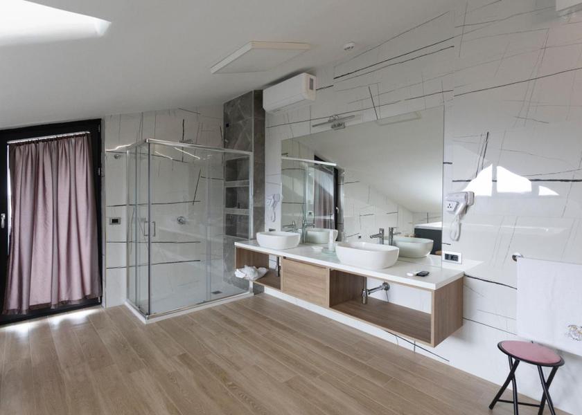 Campania Campagna Queen Room with Spa Bath