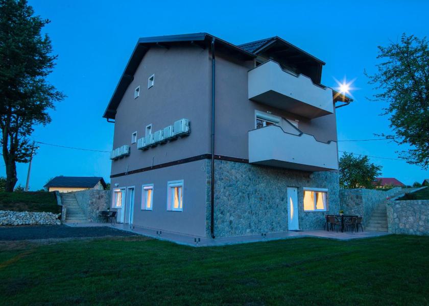 Karlovac Rakovica Entrance