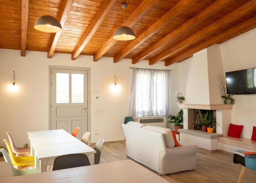 Sardinia Santa Teresa di Gallura Shared lounge/TV area