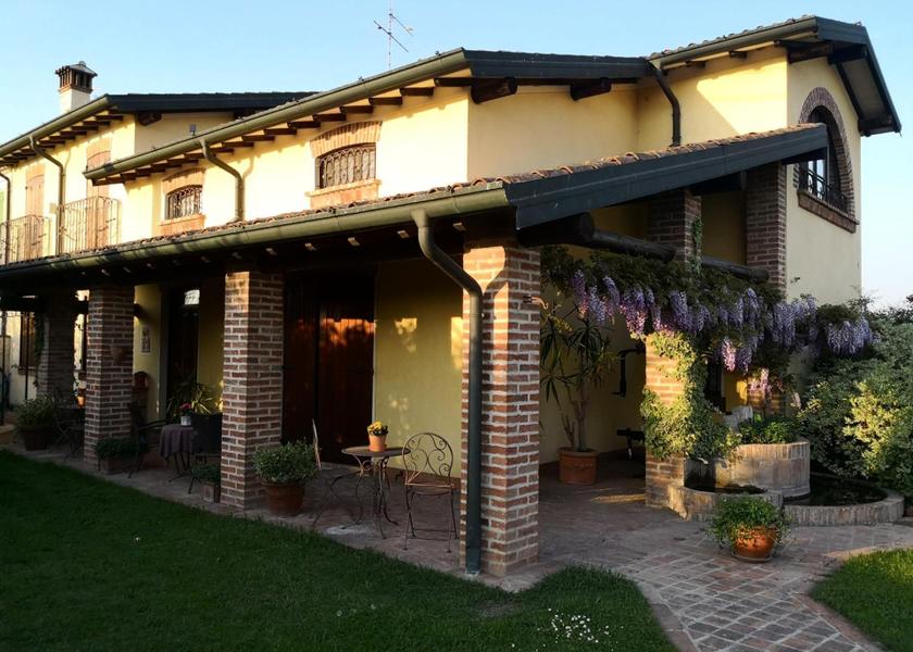 Lombardy Borgo Virgilio Entrance