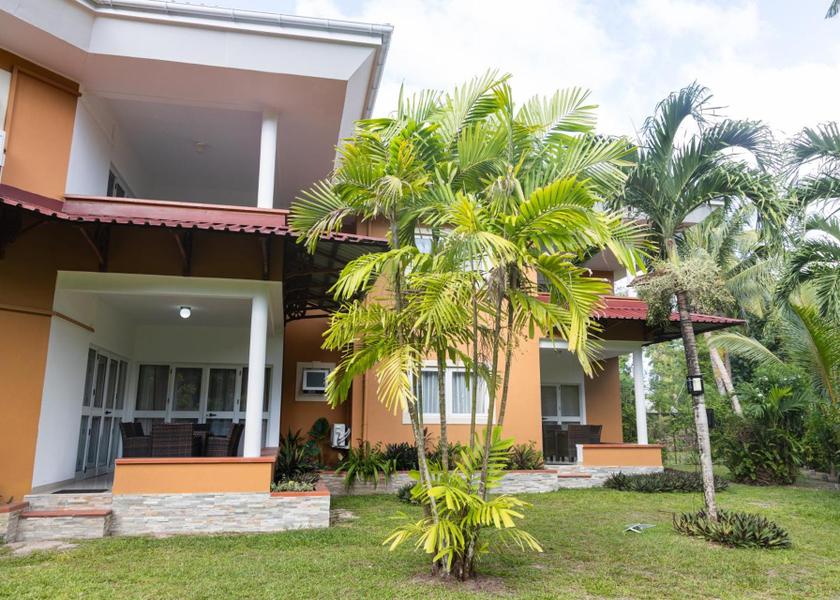  Praslin Island Exterior view