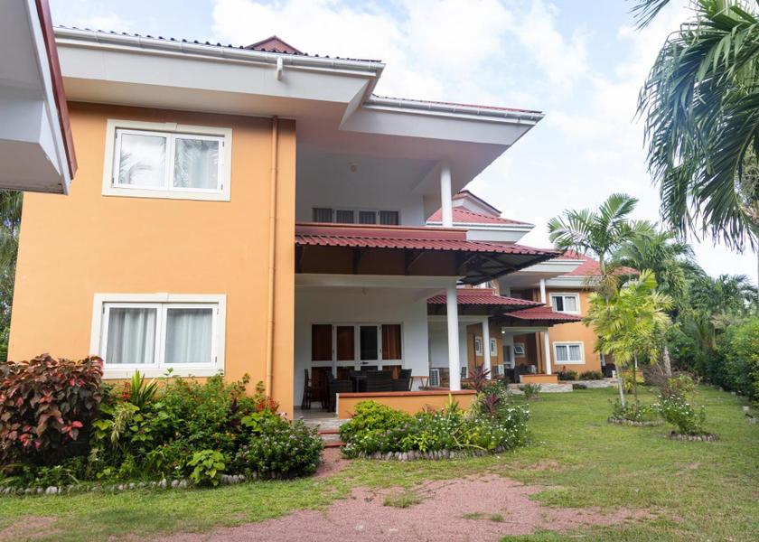  Praslin Island Exterior view