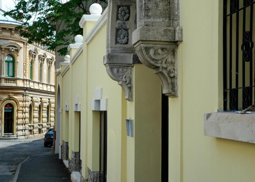 Baranya Pecs Entrance