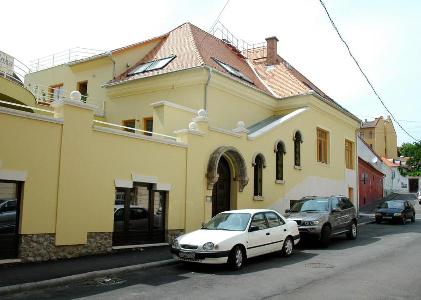 Baranya Pecs Entrance