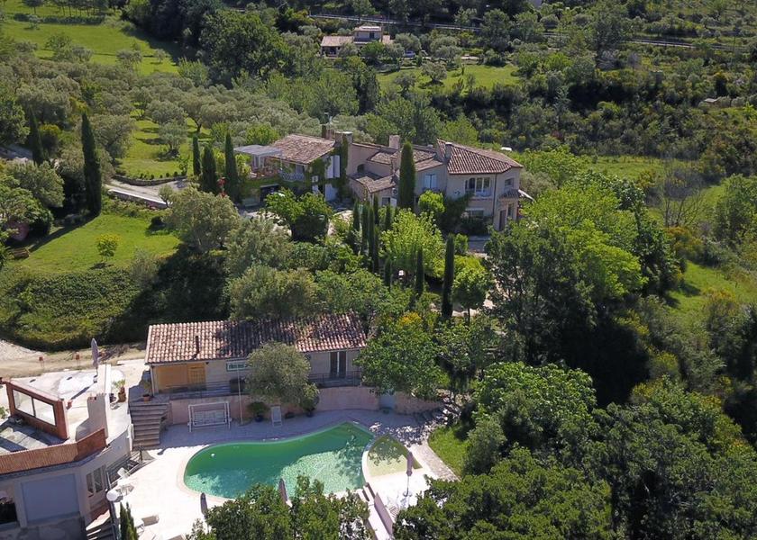 Provence-Alpes-Côte d'Azur Moustiers-Sainte-Marie Exterior view