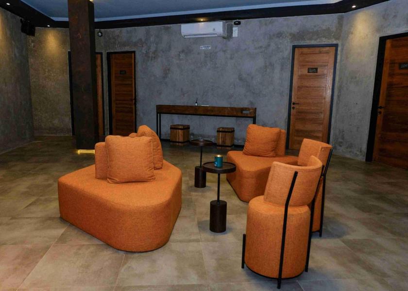 Central Java Jepara Shared lounge/TV area