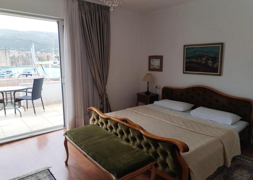 Split-Dalmatia Trogir Studio with Sea View