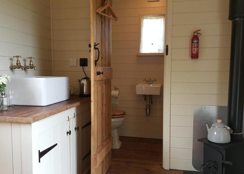 England Ashford  Shepherds Hut (see room photos)