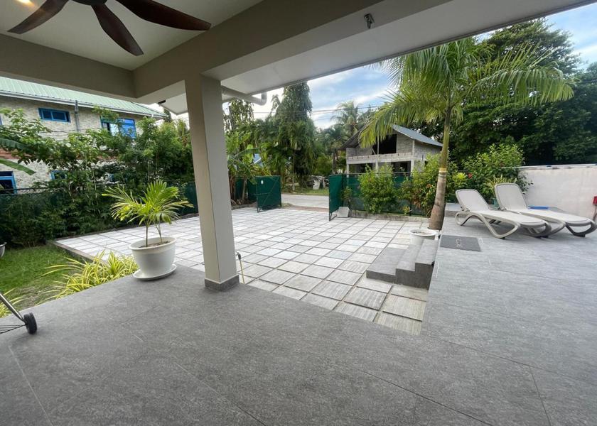  Praslin Island 