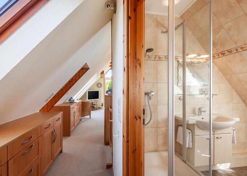 Schleswig-Holstein Scharbeutz Two-Bedroom Apartment with Shower 