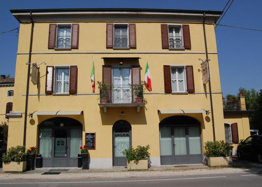 Emilia-Romagna Sissa Trecasali Entrance