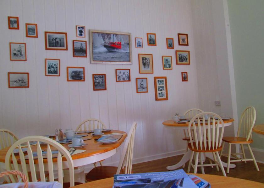 England Totland Bay Food and beverages