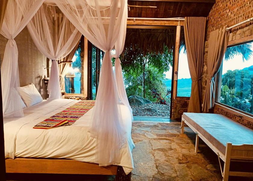Thanh Hóa Province Ba Thuoc King Room with Pool View