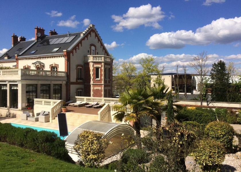 Grand Est Epernay Entrance