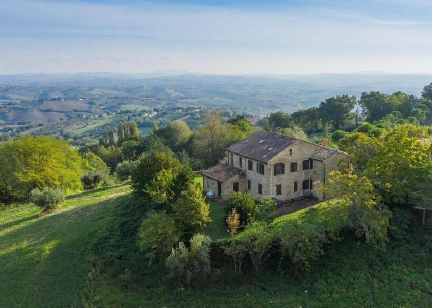Marche Cingoli Exterior view