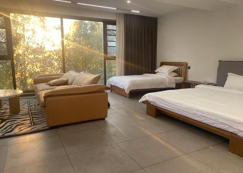 Henan Zhengzhou Family Room with Garden View