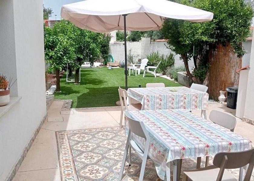 Sardinia Cabras Outdoor dining