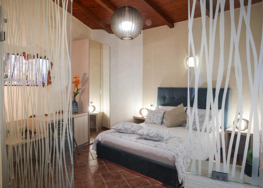 Calabria Gioia Tauro Superior King Room