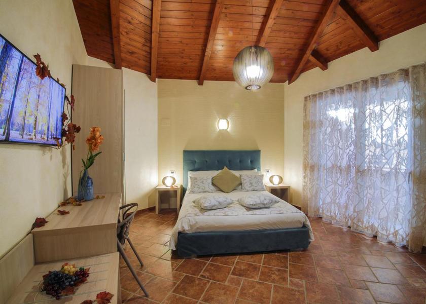 Calabria Gioia Tauro Superior King Room