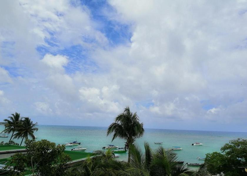  Trou aux Biches Surrounding environment