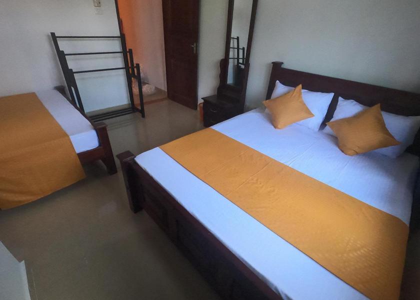 Central Province Nawalapitiya Standard Family Room