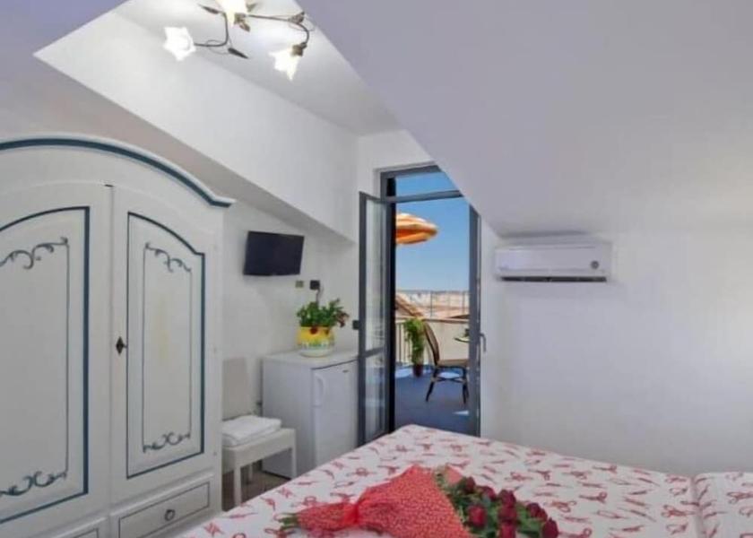 Campania Furore Room