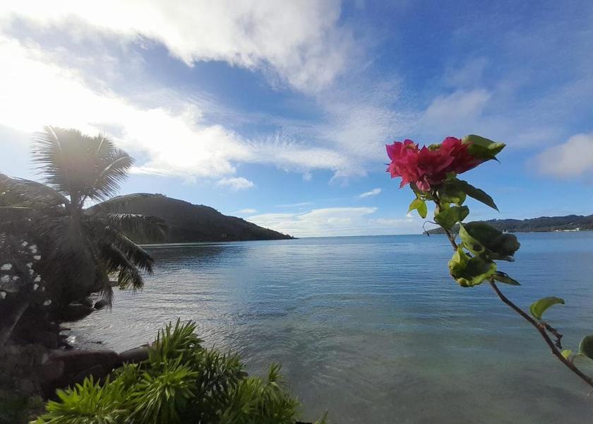  Praslin Island 