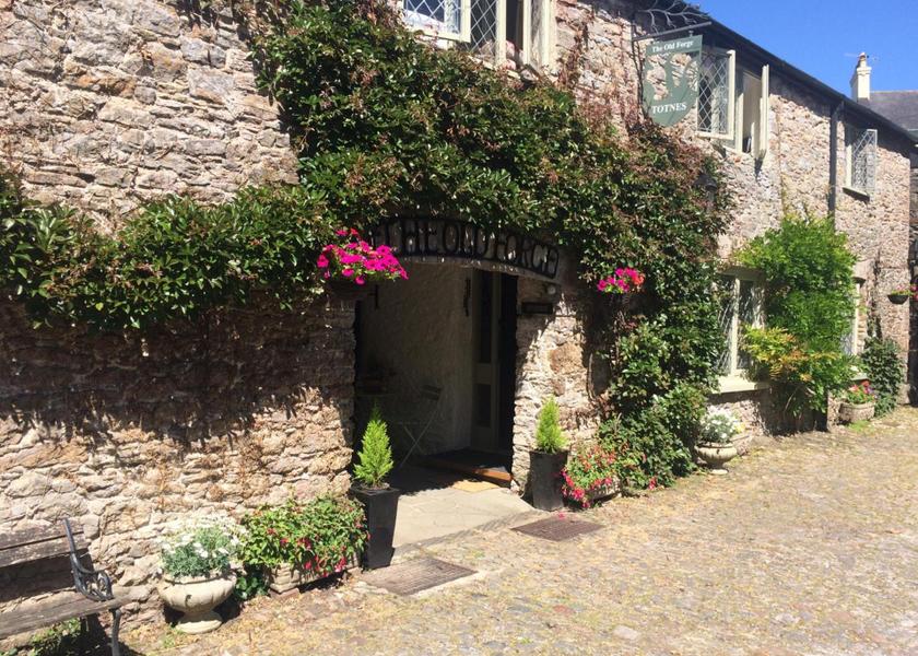 England Totnes Entrance