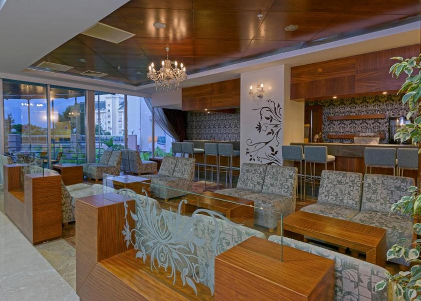  Side Lobby