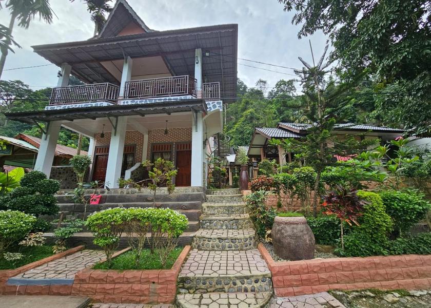North Sumatra Bukit Lawang Hotel Exterior
