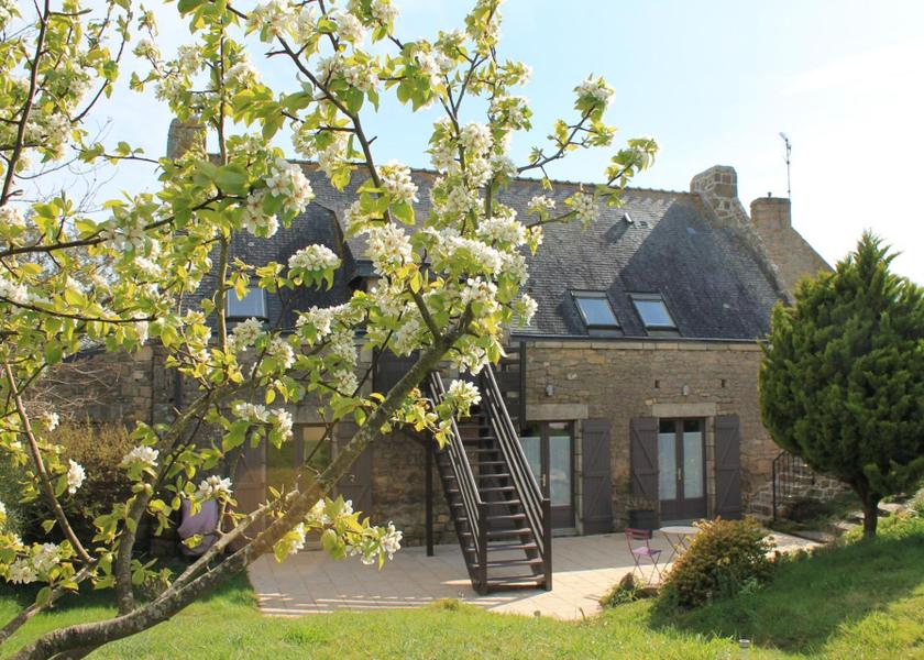 Brittany Erdeven Exterior view