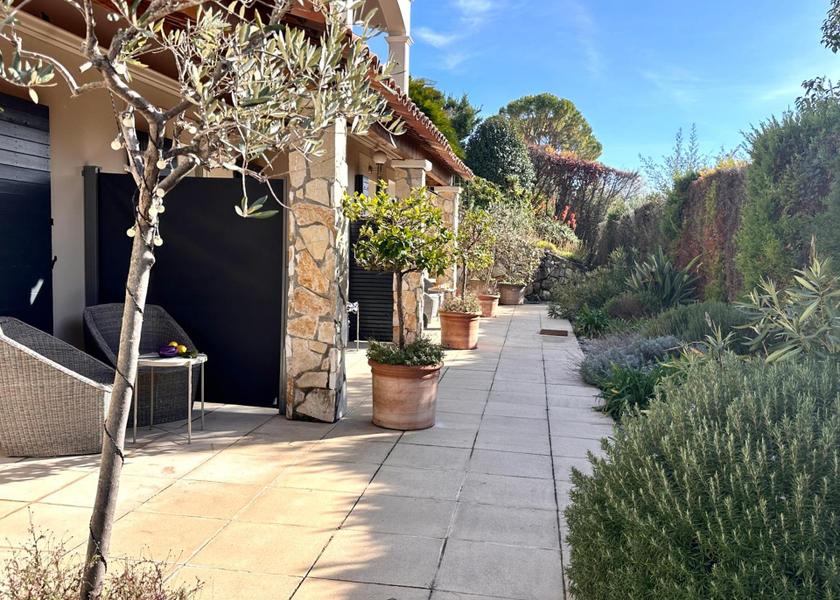 Provence-Alpes-Côte d'Azur Mougins Public Areas