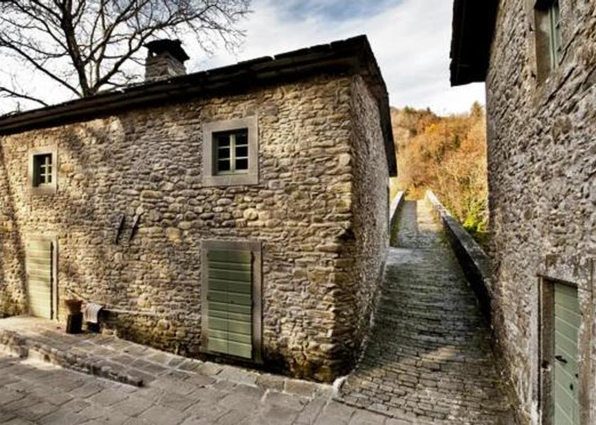 Tuscany San Marcello Piteglio Entrance